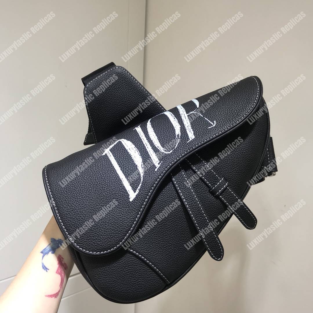 D*or black grained calfskin saddle messenger bag
