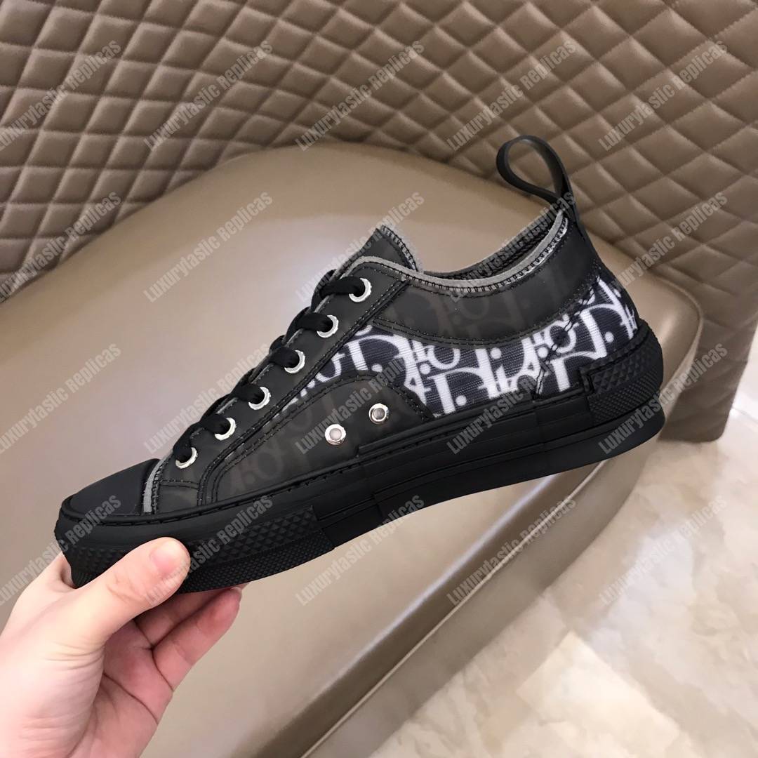 D*or “b23” low-top D*or oblique sneaker