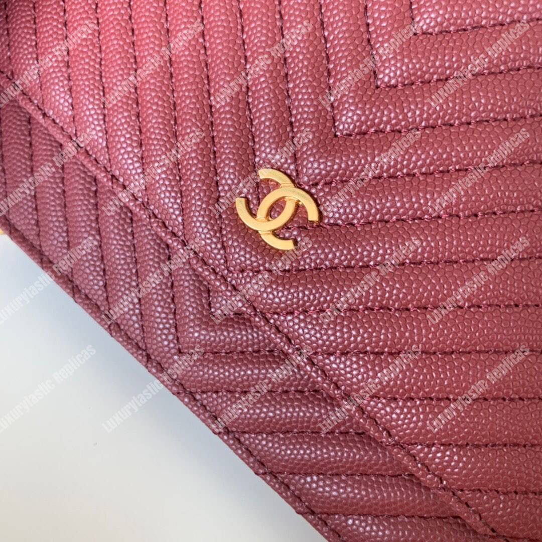 Ch*el wallet on chain burgundy