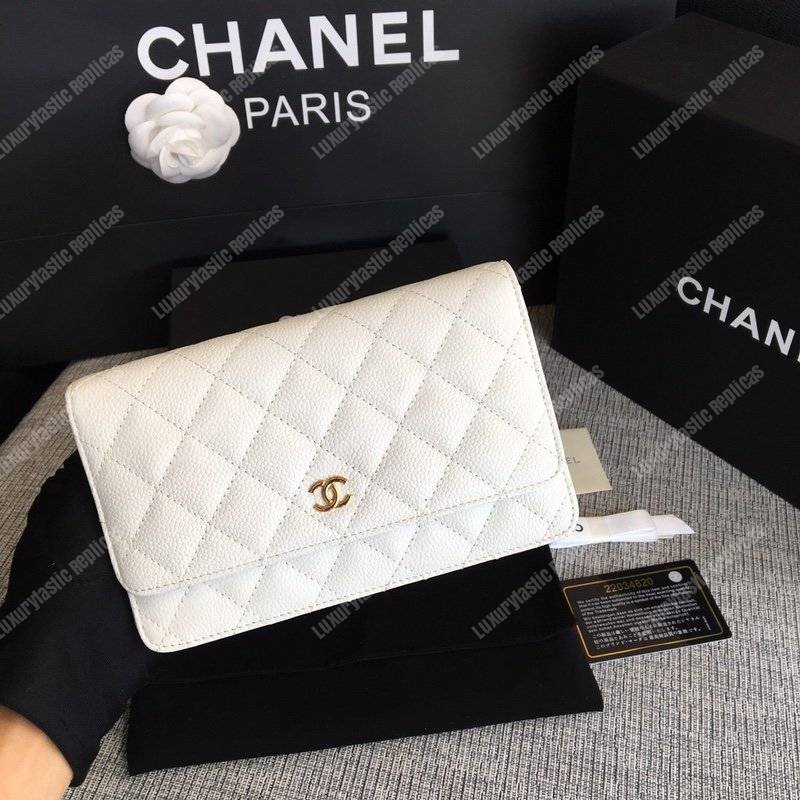 Ch*el wallet on chain – woc classic caviar gold-toned metal white