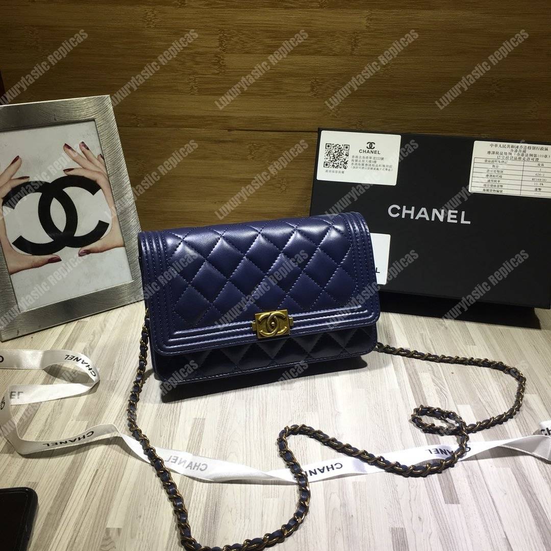 Ch*el le boy wallet on chain – woc dark blue quilted lambskin gold-toned