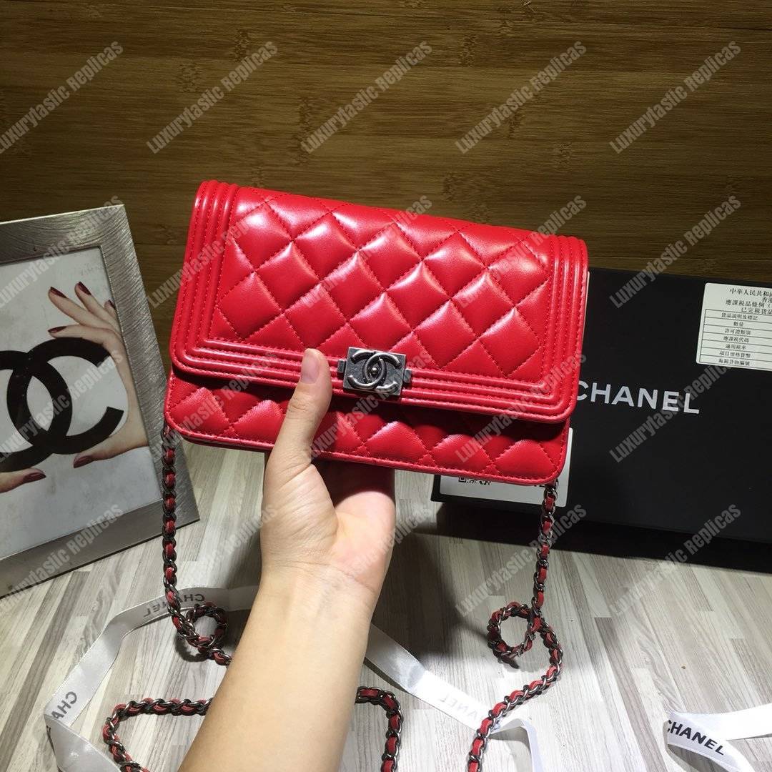 Ch*el le boy wallet on chain – woc red quilted lambskin silver-toned