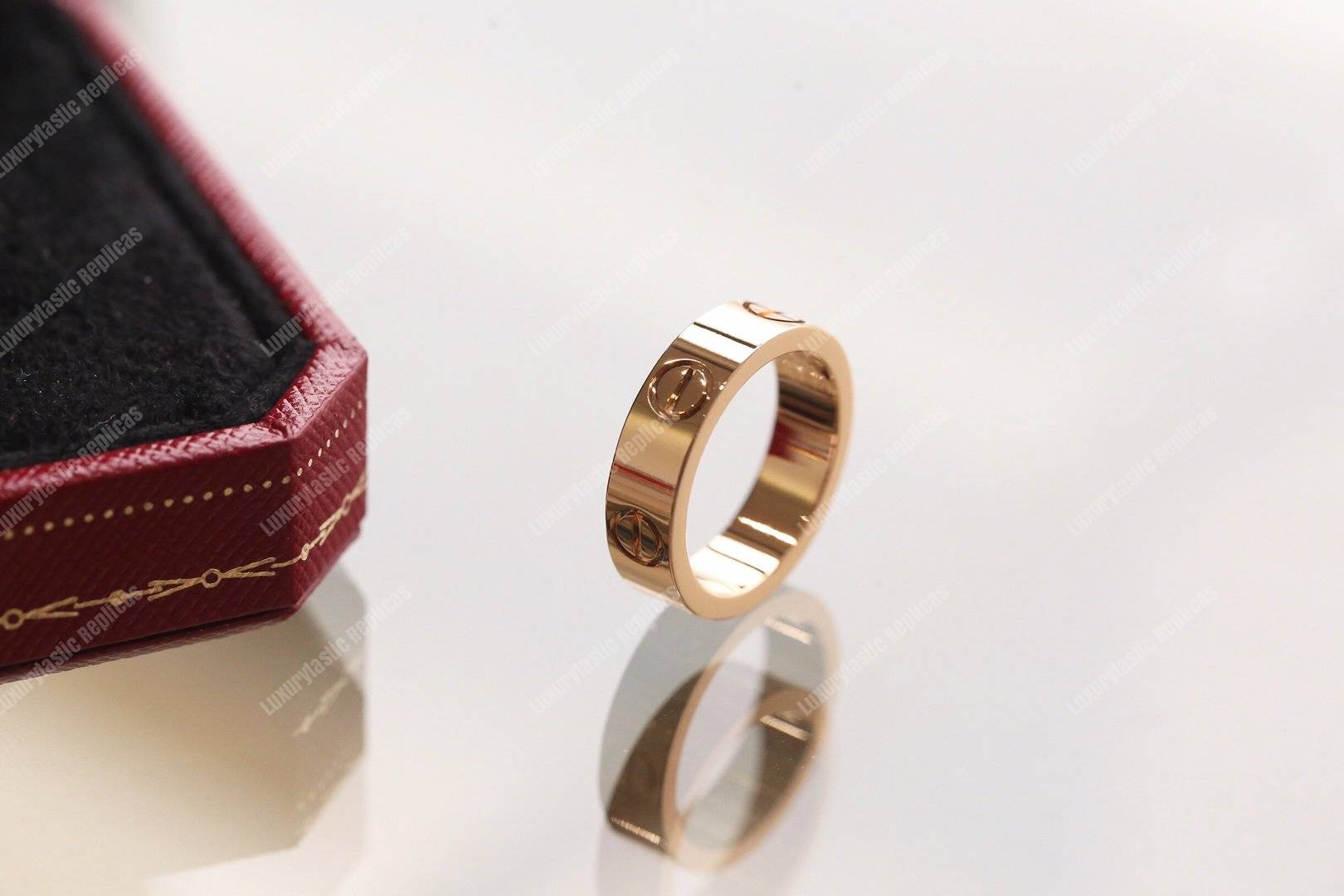 Cartier Love Ring Replica