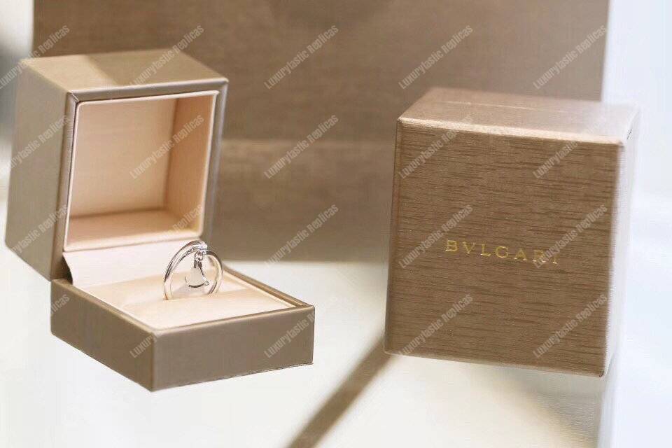 B*l*ai divas’ dream ring white