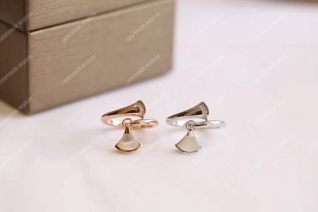B*l*ai divas’ dream ring white