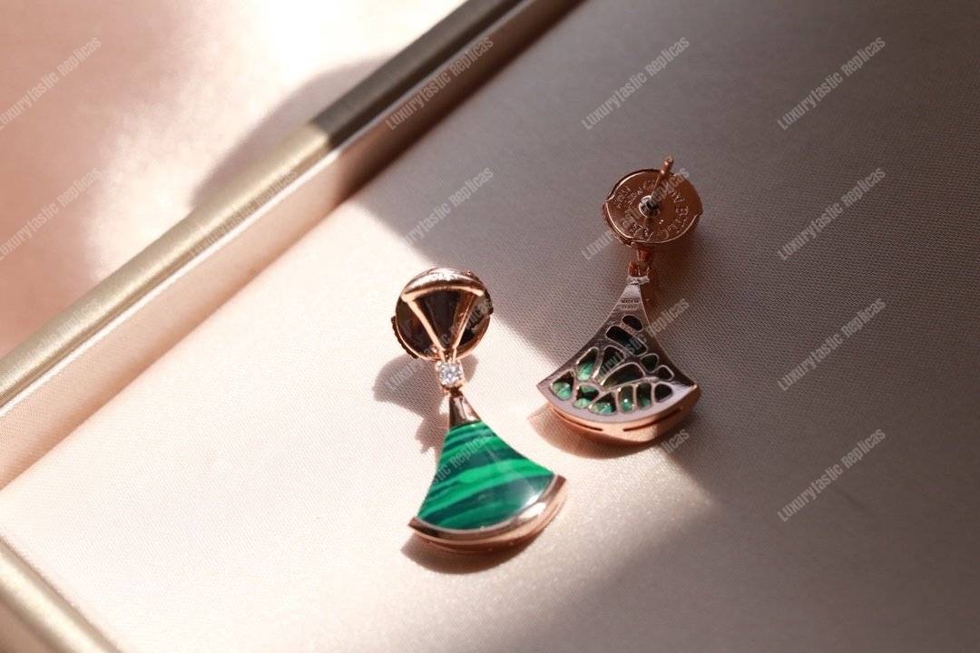 B*l*ai divas’ dream 2 diamonds earrings green