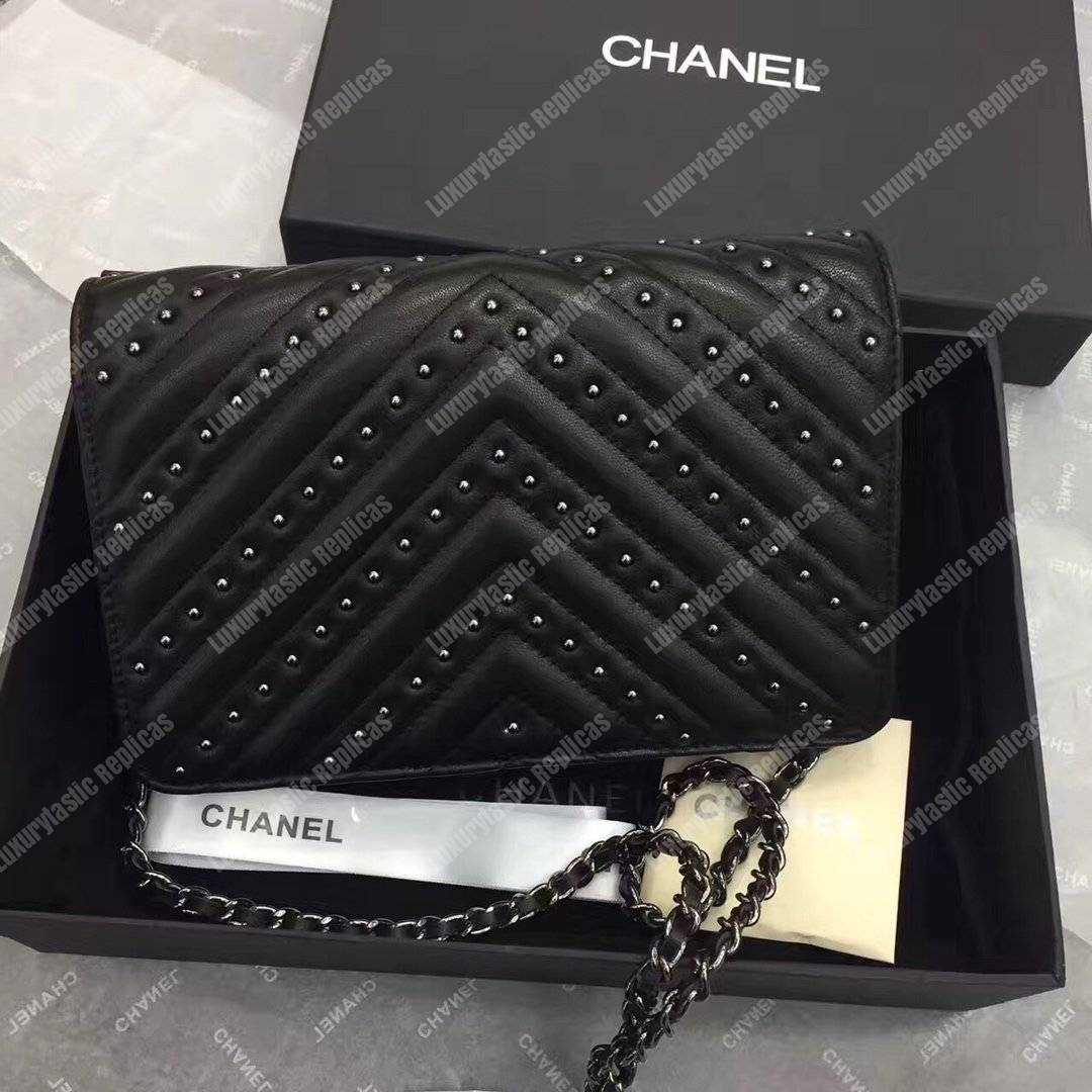Ch*el reissue 2.55 wallet on chain – woc chevron studded lambskin black silver-toned