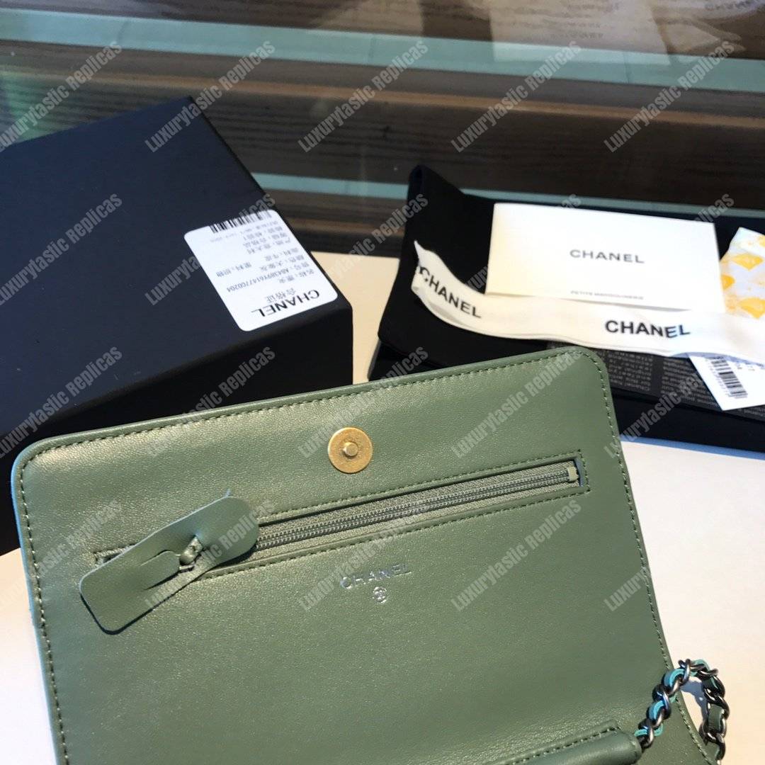 Ch*el wallet on chain – woc aged & smooth calfskin khaki green
