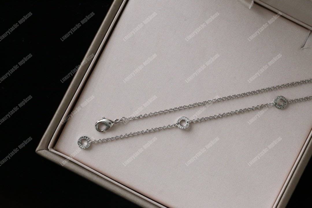 B*l*ai b.zero1 necklace with small round white ceramic pendant