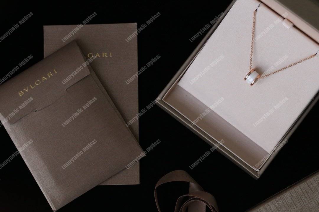 B*l*ai b.zero1 necklace with small round white ceramic pendant