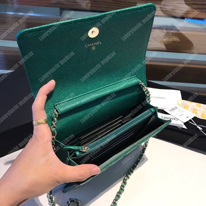 Ch*el boy square clutch with chain – cwc grained calfskin green