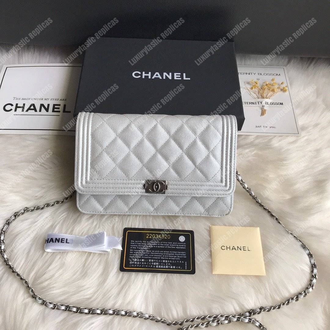 Ch*el le boy wallet on chain – woc white caviar silver-toned