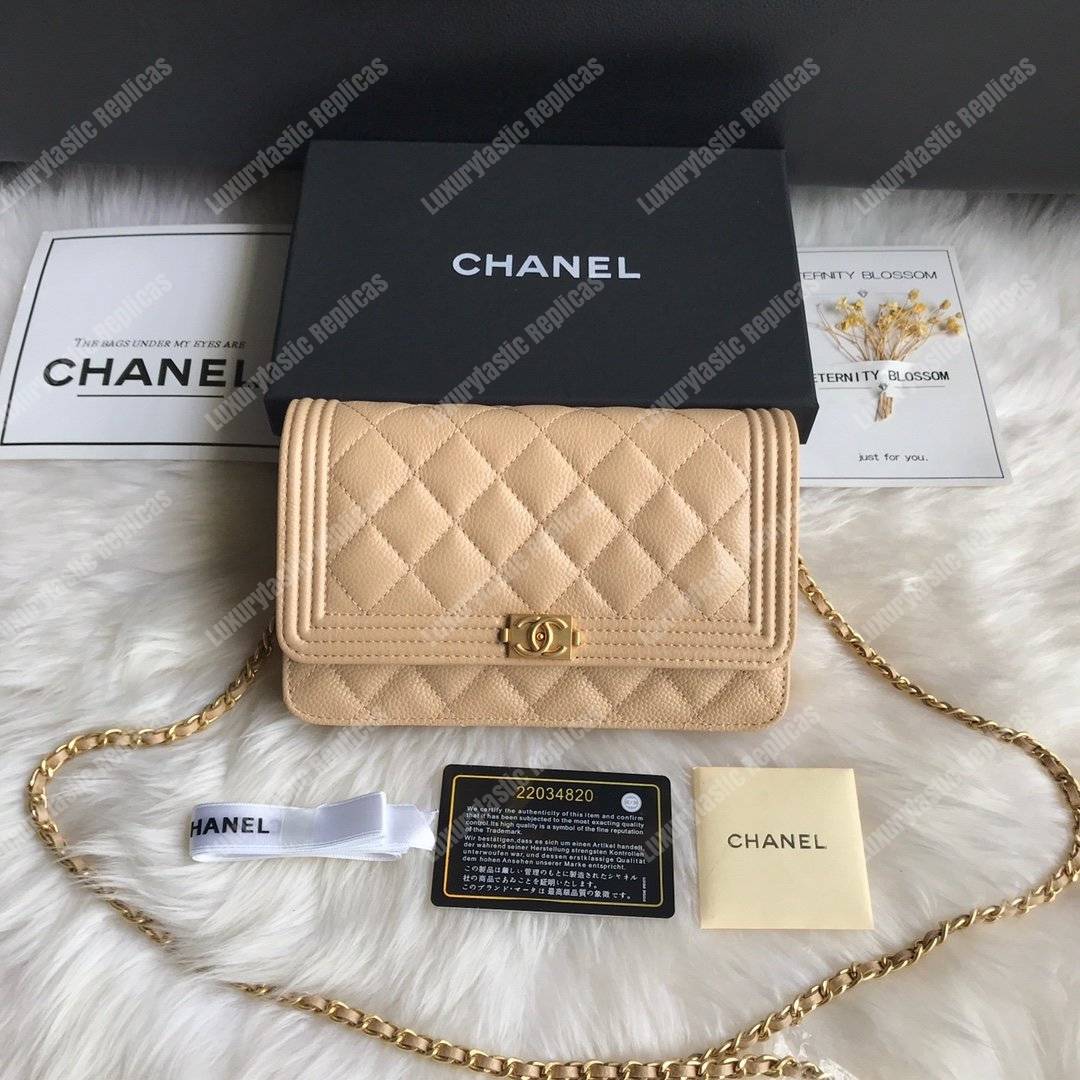 Ch*el le boy wallet on chain – woc beige caviar gold-toned