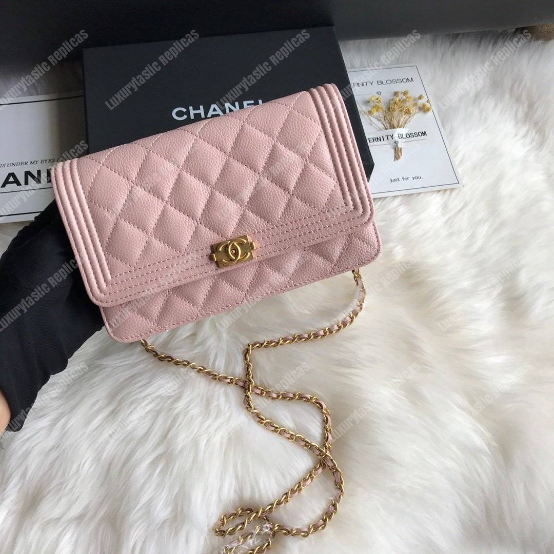 Ch*el le boy wallet on chain – woc light pink caviar gold-toned