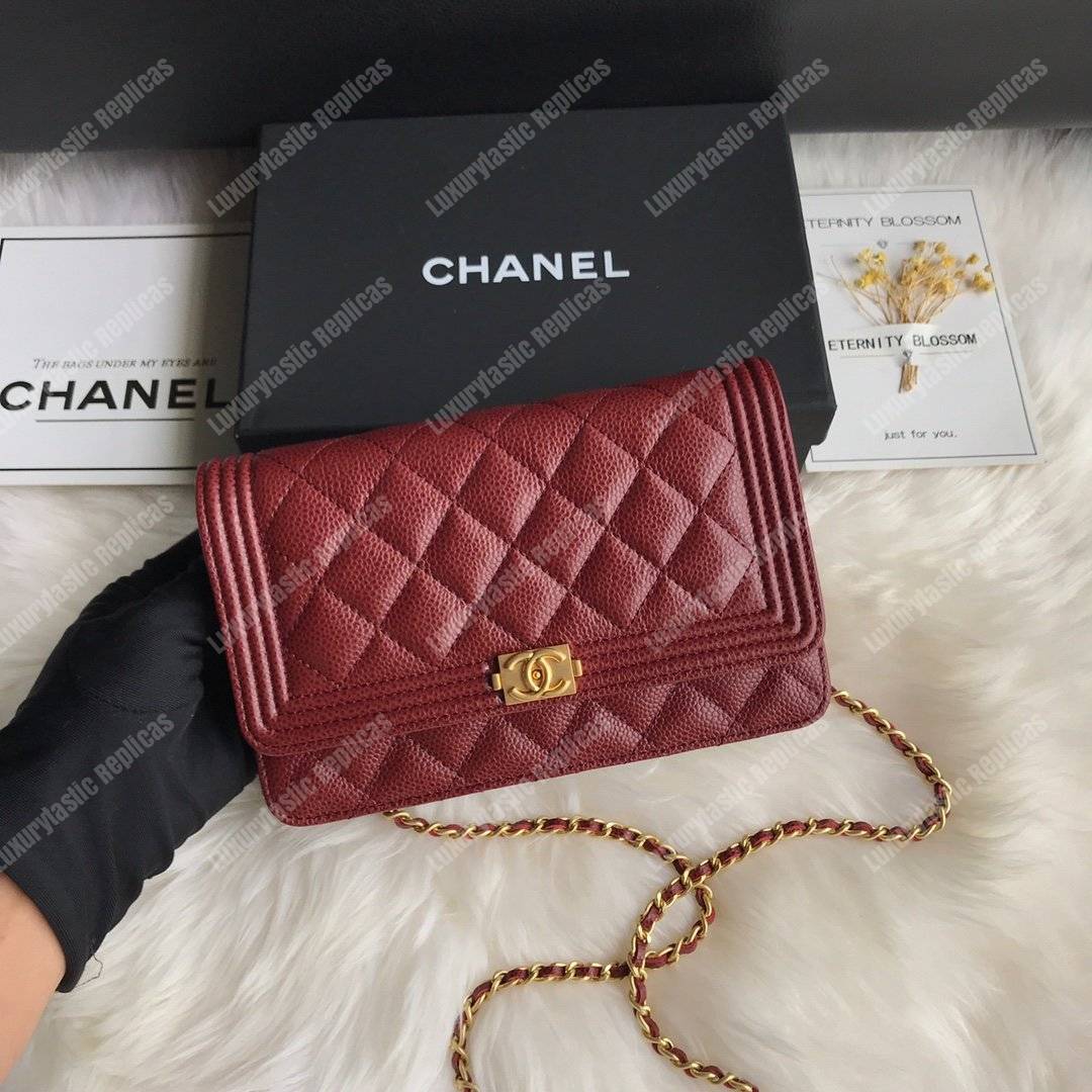 Ch*el le boy wallet on chain – woc maroon caviar gold-toned