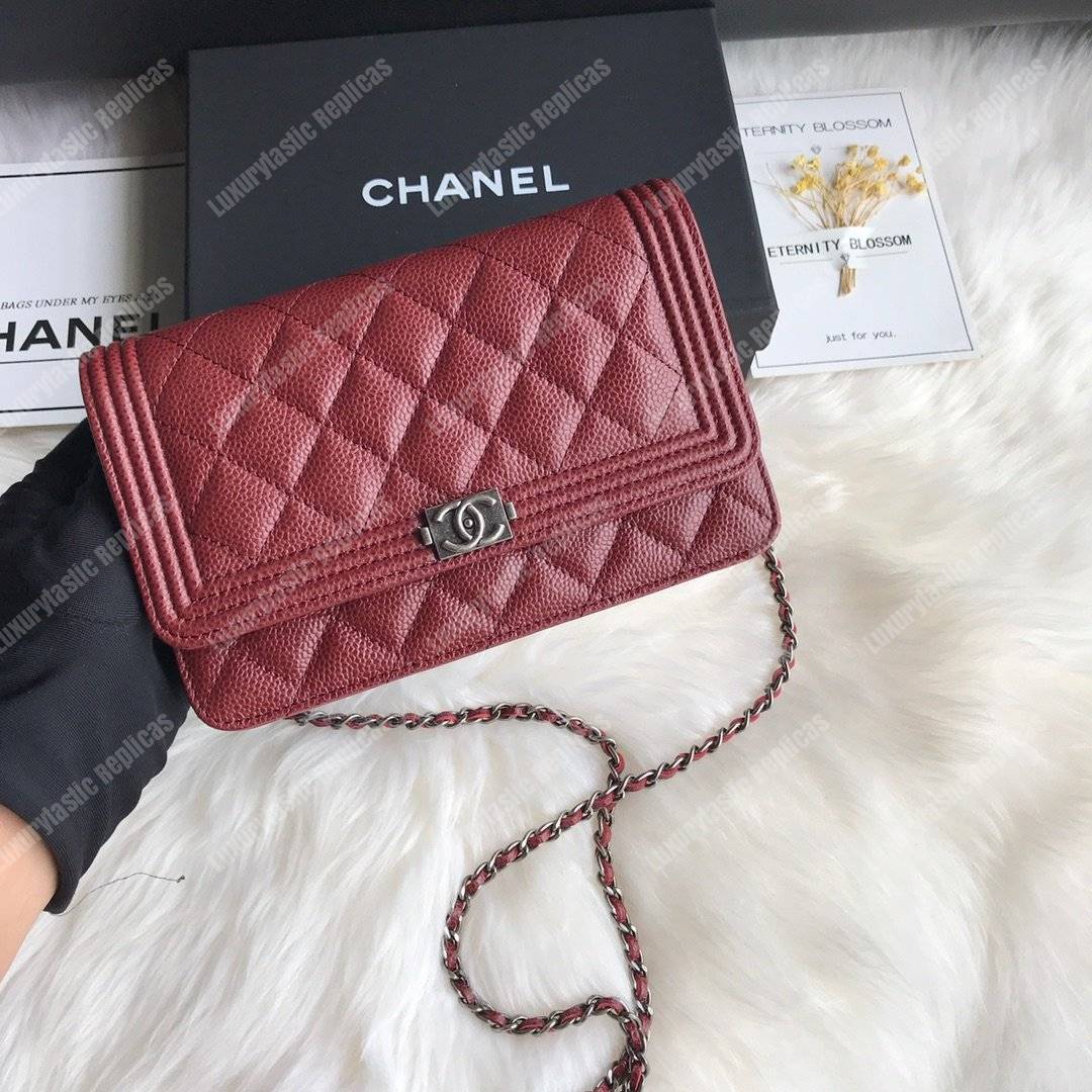Ch*el le boy wallet on chain – woc maroon caviar silver-toned