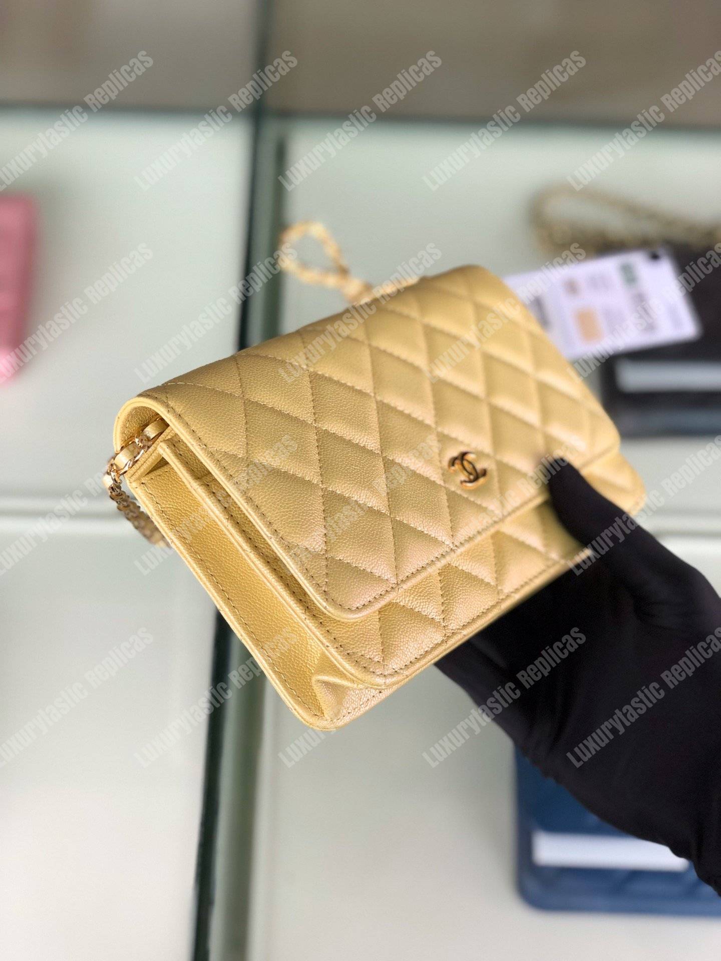 Ch*el wallet on chain – woc classic caviar gold-toned metal light yellow