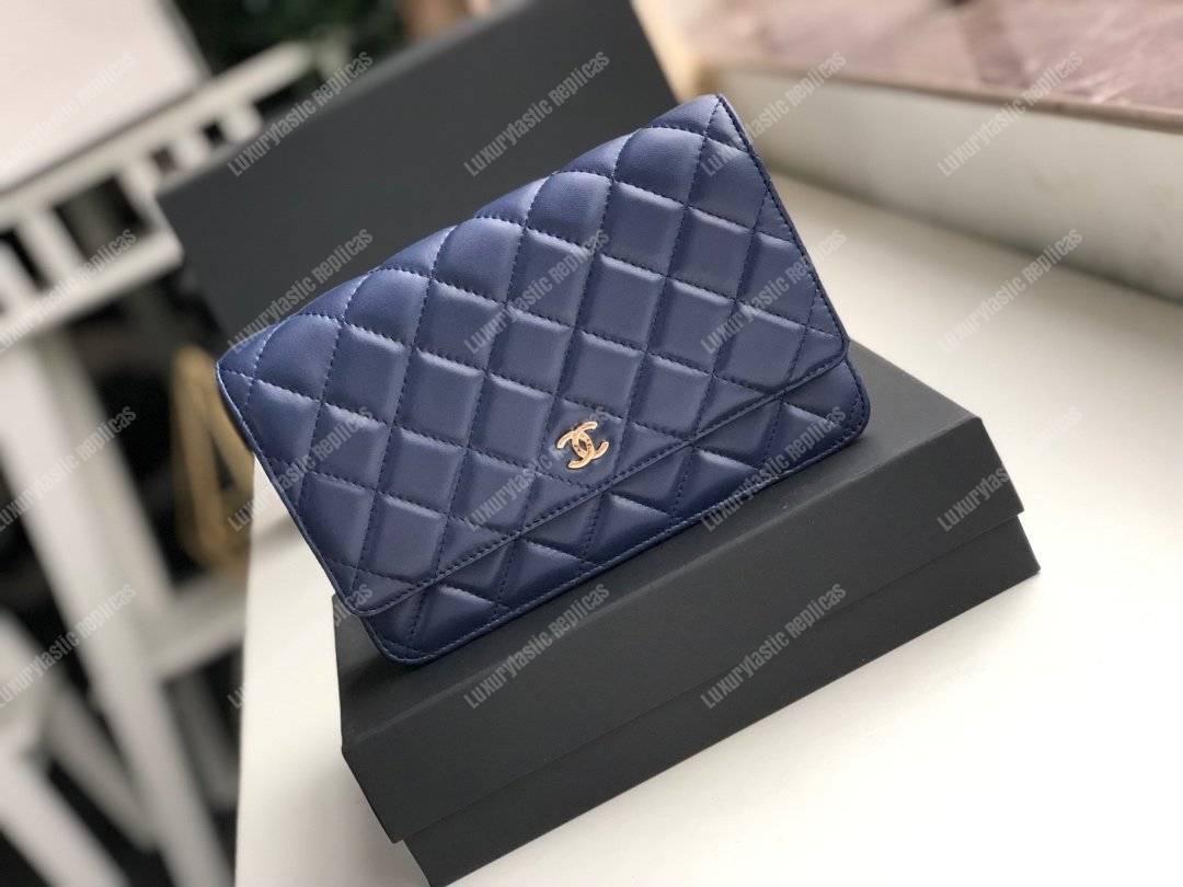 Ch*el wallet on chain – woc quilted lambskin dark blue gold-toned