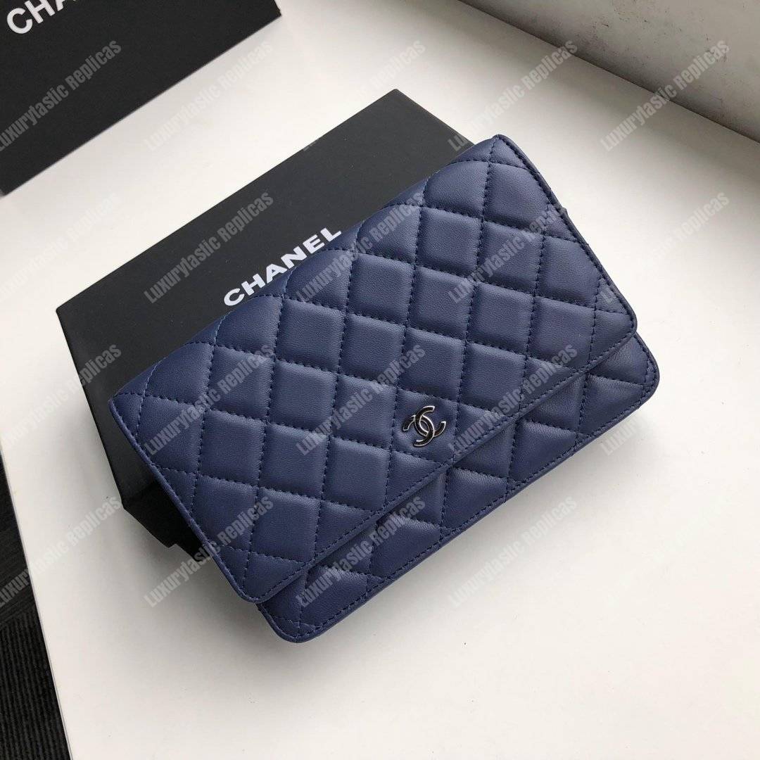 Ch*el wallet on chain – woc quilted lambskin dark blue silver-toned
