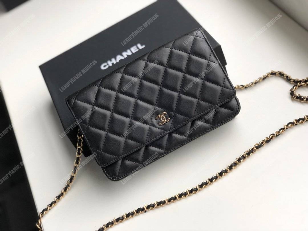 Ch*el wallet on chain – woc quilted lambskin black gold-toned