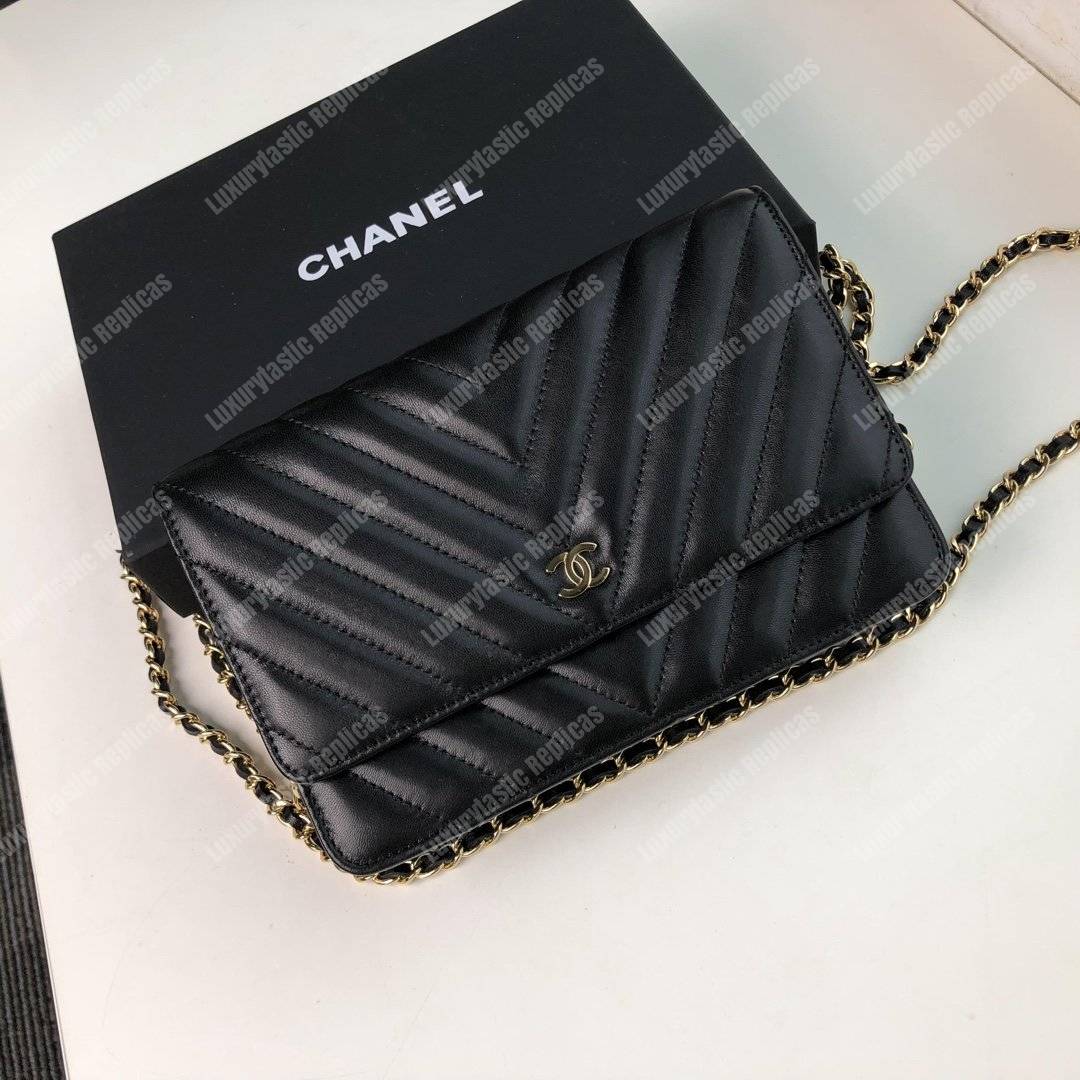 Ch*el wallet on chain – woc chevron lambskin black gold-toned