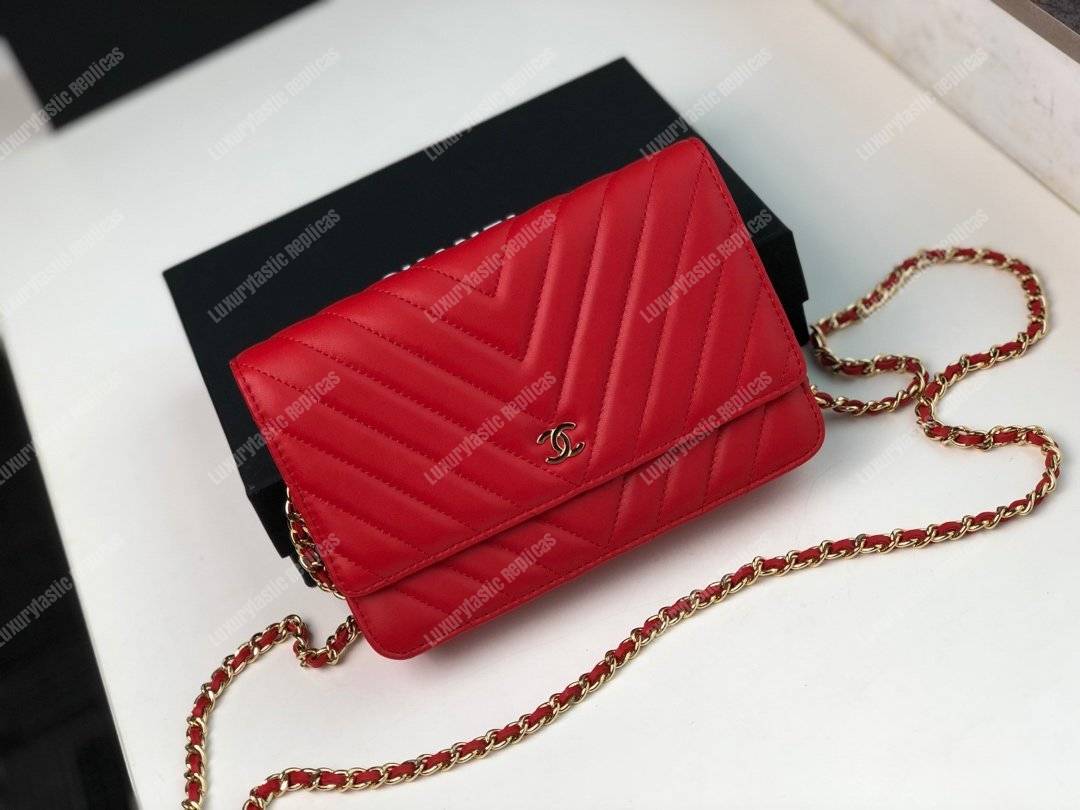 Ch*el wallet on chain – woc chevron lambskin red gold-toned