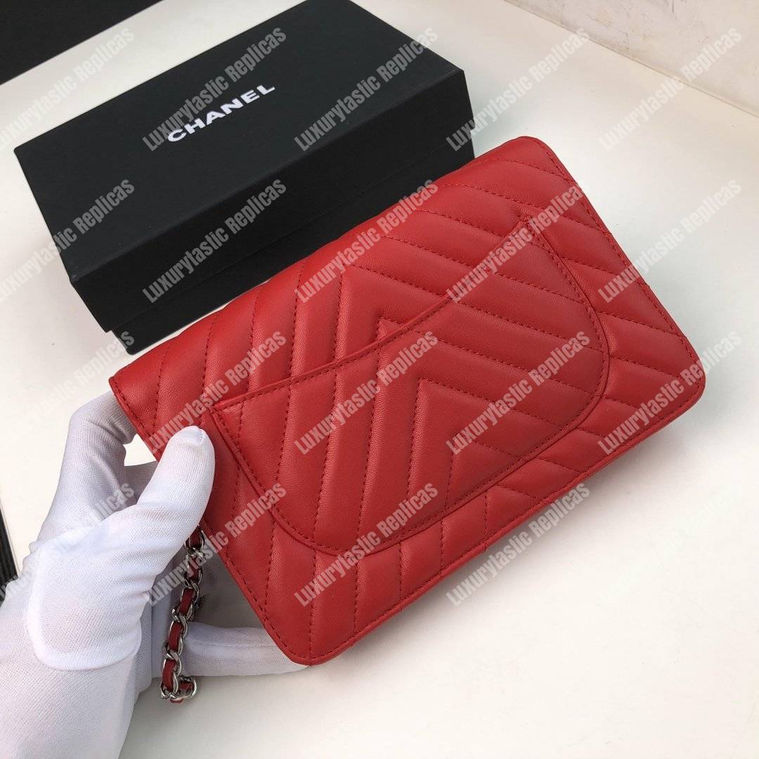 Ch*el wallet on chain – woc chevron lambskin red silver-toned﻿