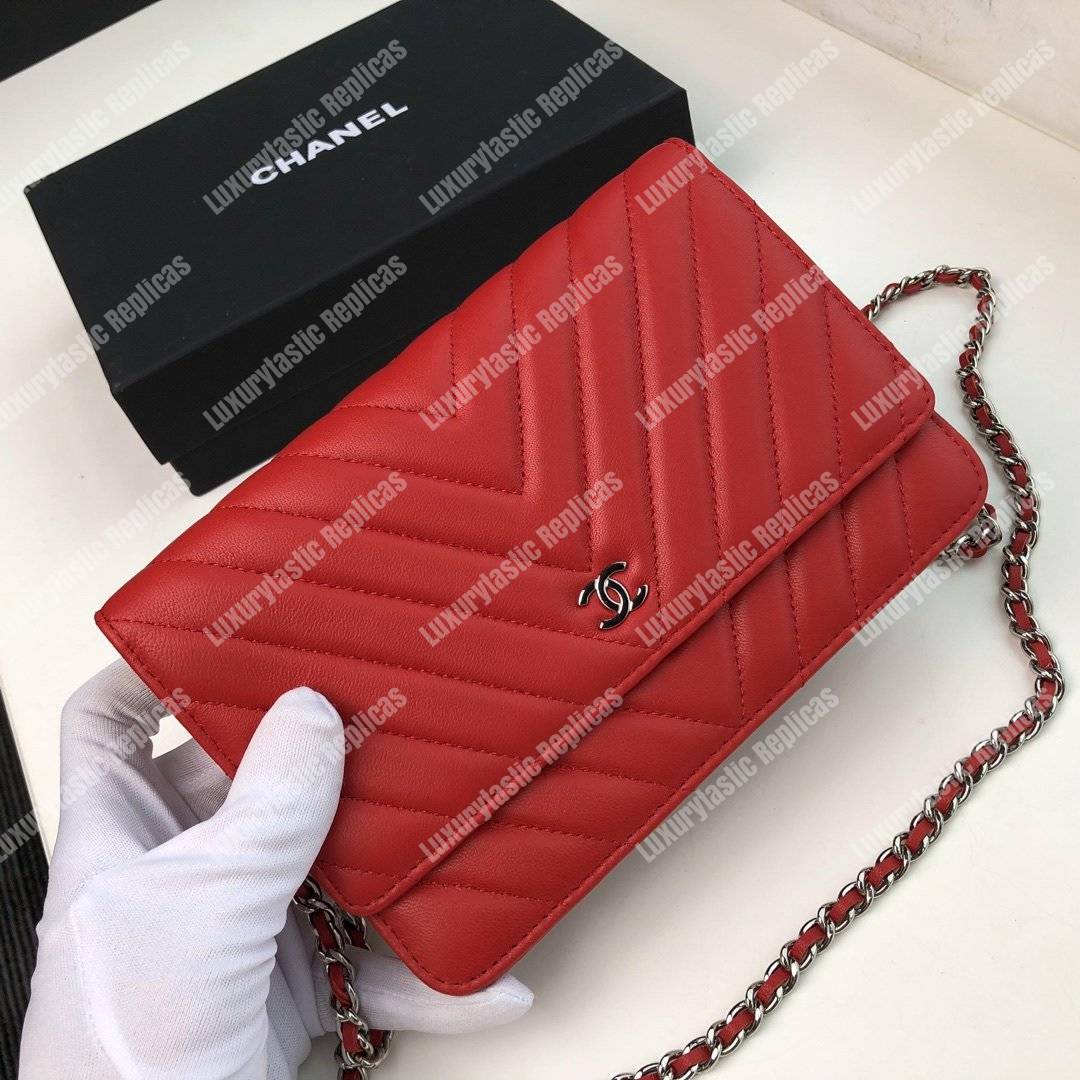 Ch*el wallet on chain – woc chevron lambskin red silver-toned﻿