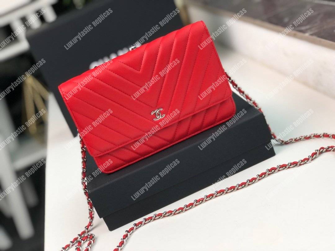 Ch*el wallet on chain – woc chevron lambskin red silver-toned﻿