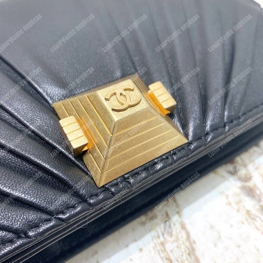 Ch*el wallet on chain – woc pleated lambskin black gold-toned