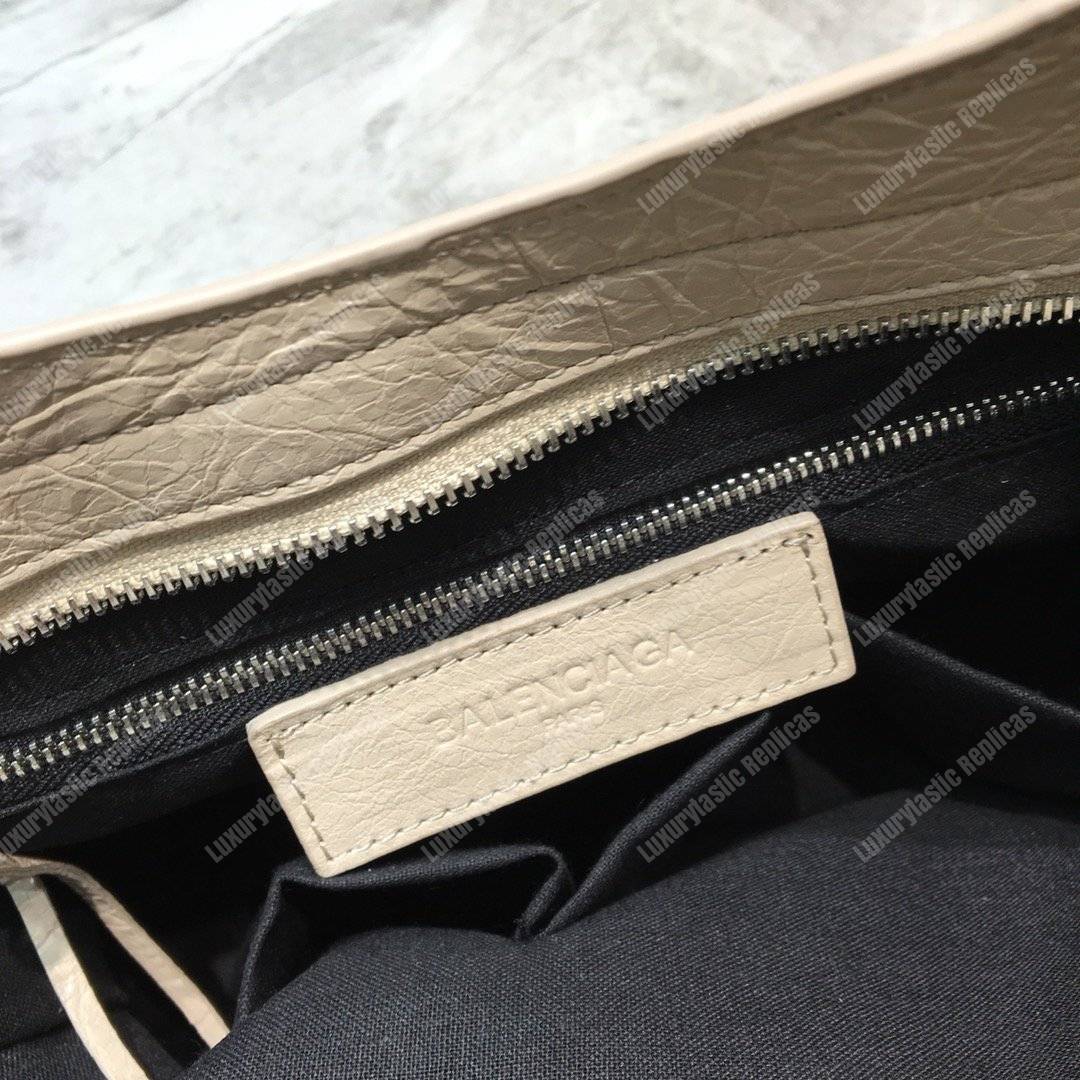 Ba*len*cia*ga classic city s silver logo strap white