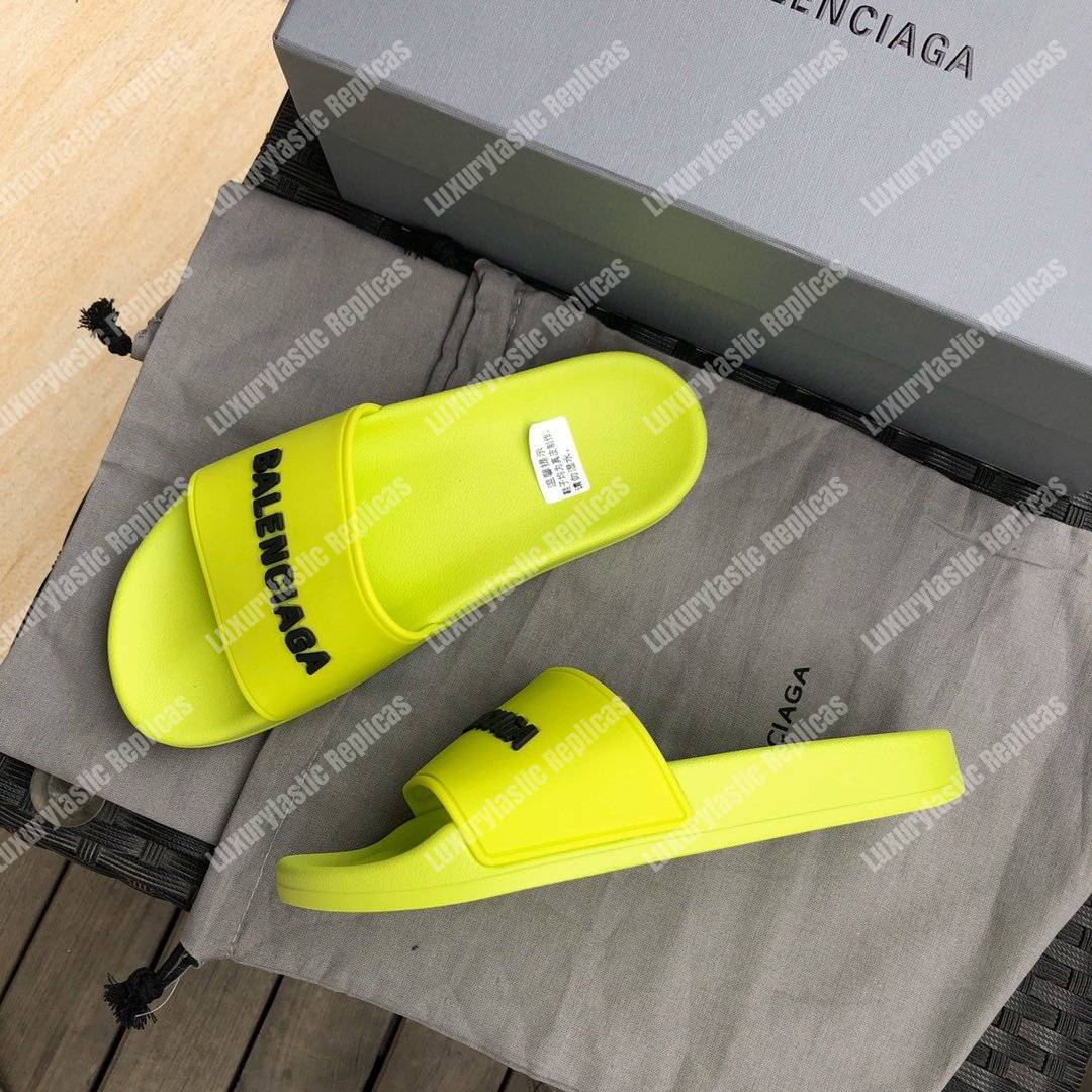 Ba*len*cia*ga pool slide sandal lime