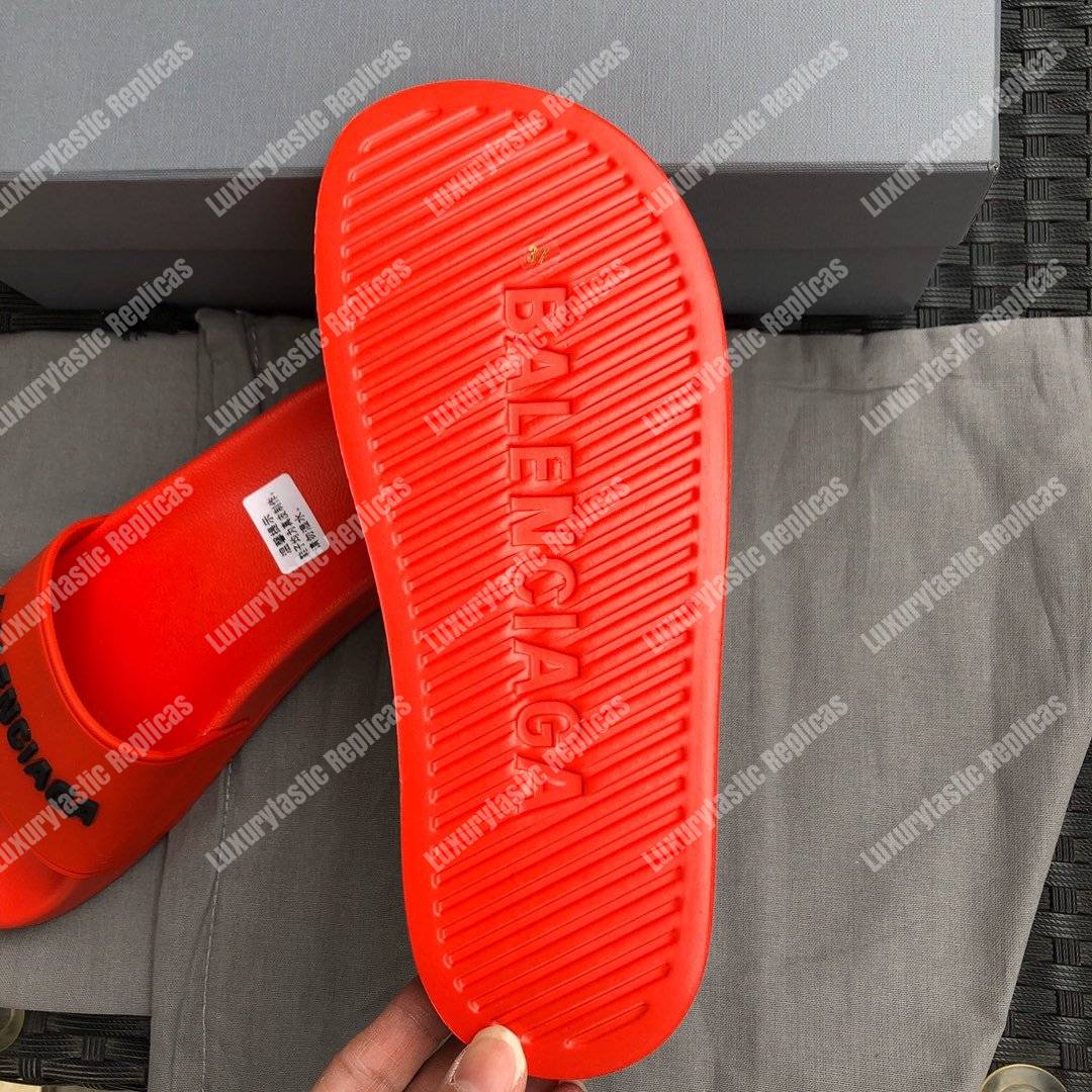 Ba*len*cia*ga pool slide sandal red/black