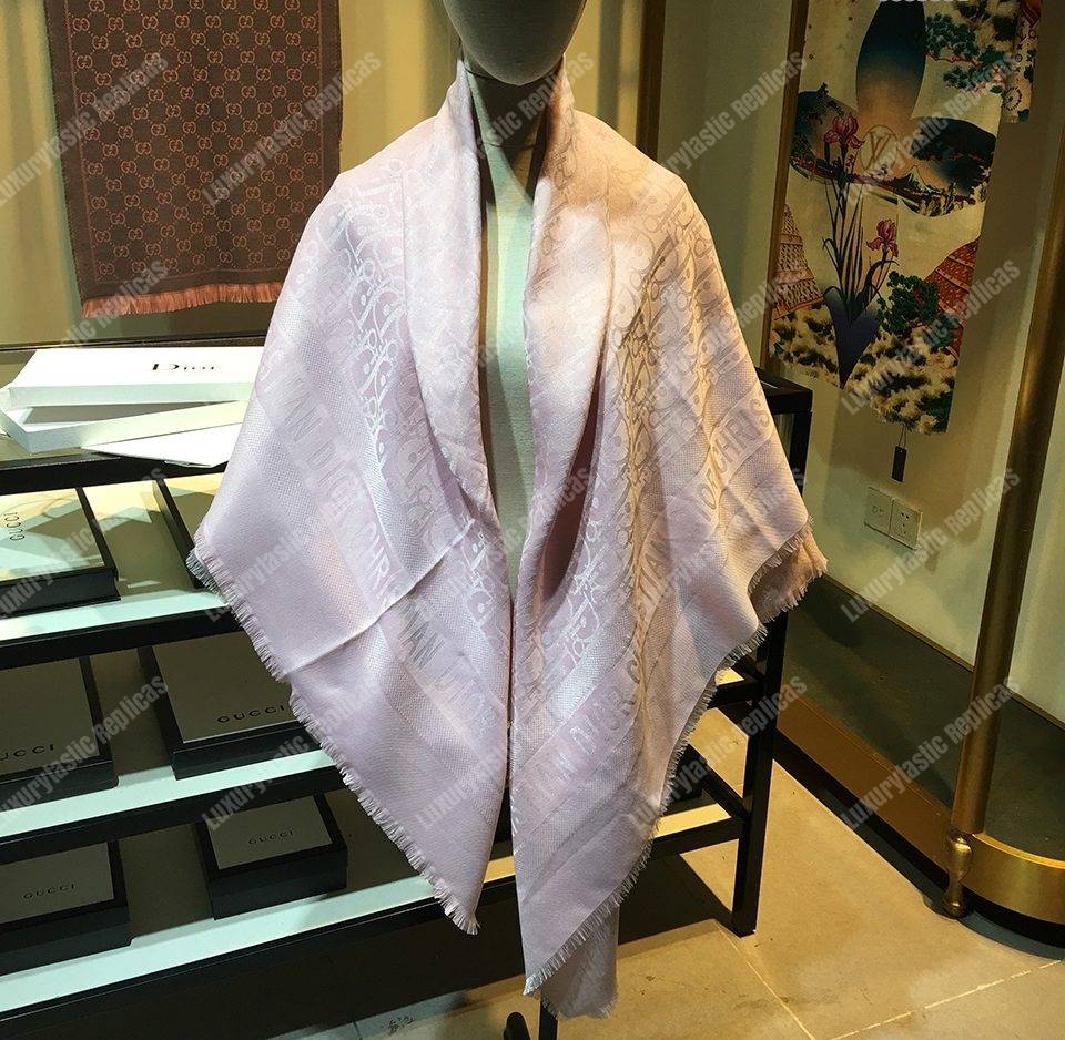 CD Oblique 140 Stole Pink