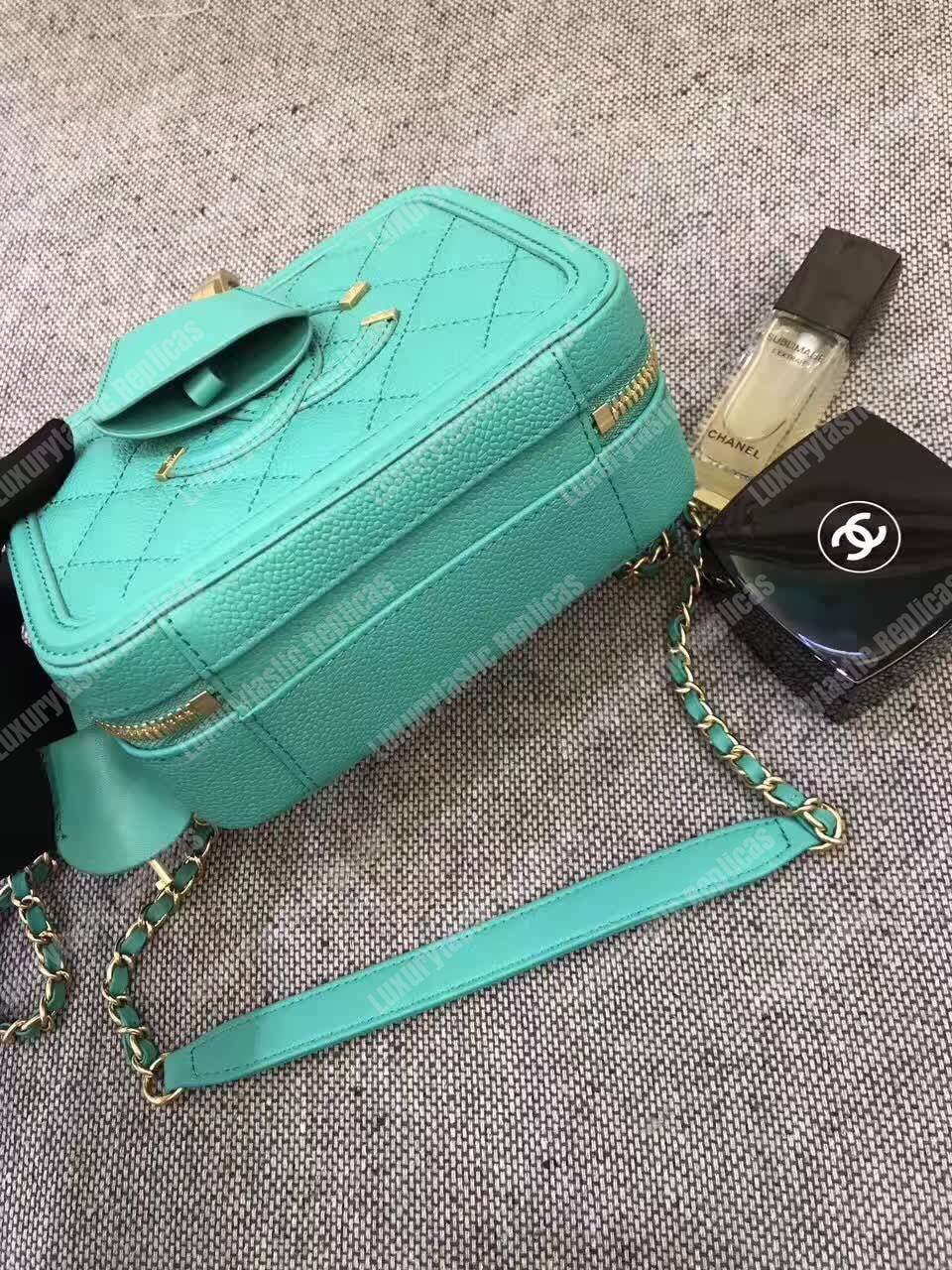 Ch*el large vanity case green