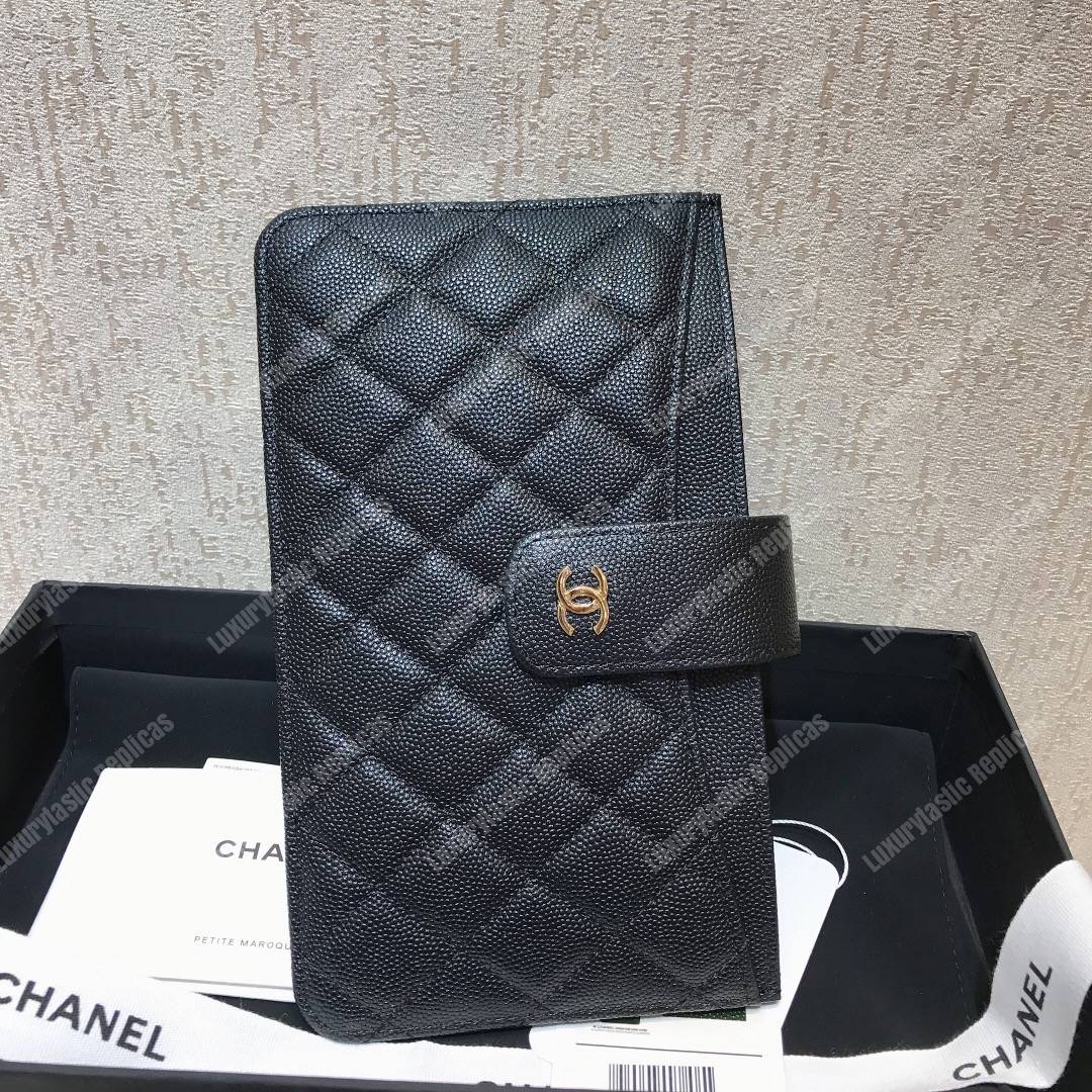 Ch*el classic pouch caviar leather black