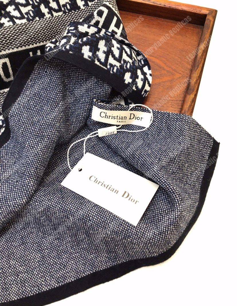 CD Blue Oblique Stole