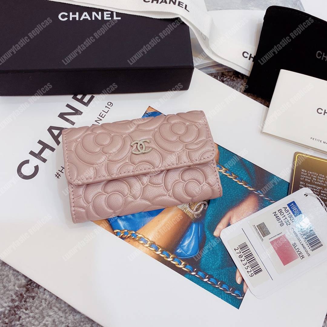 Ch*el flap card holder satin finish goatskin pink