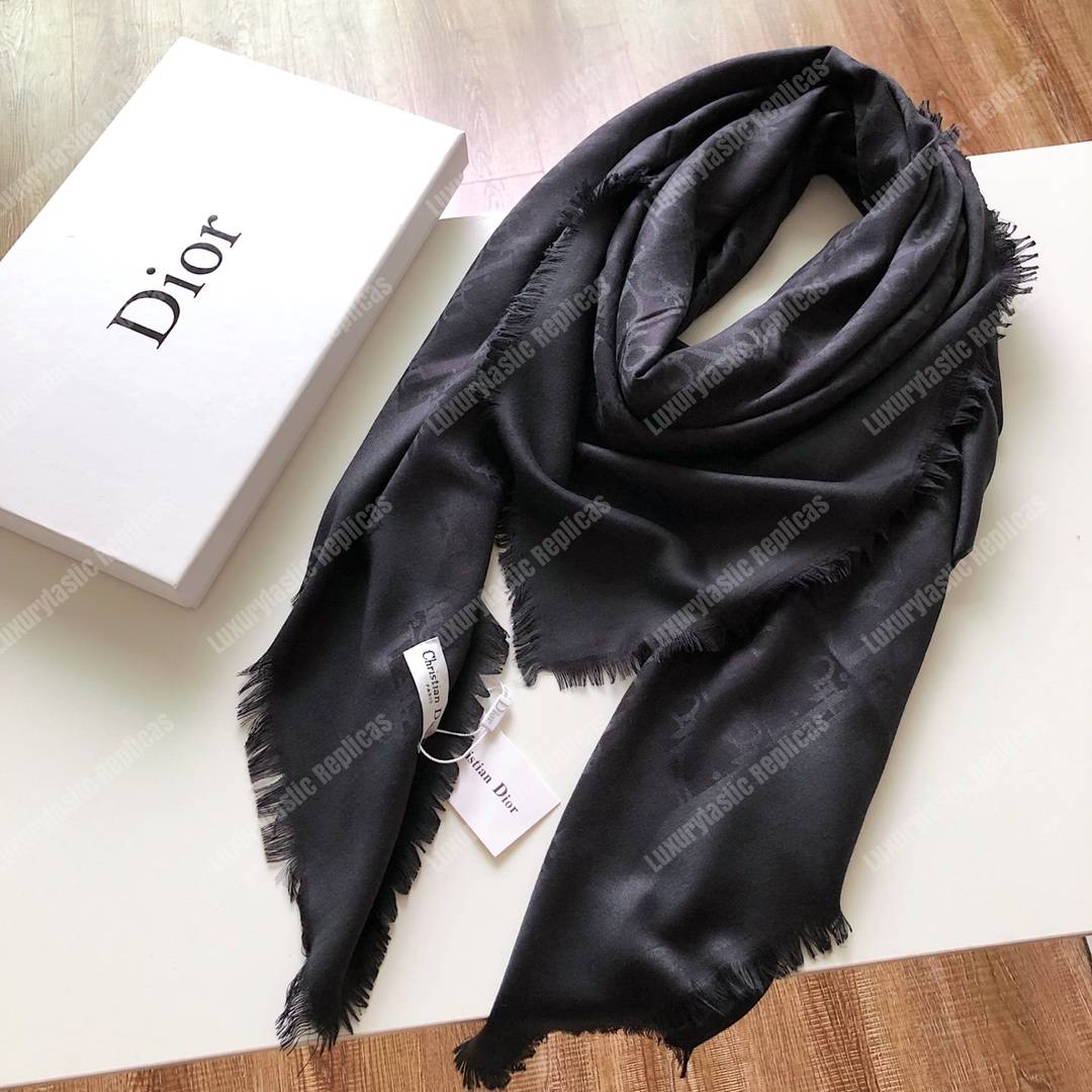 CD Black Oblique 140 Stole