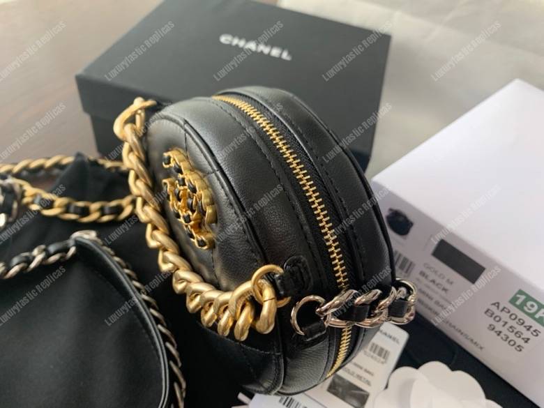 Ch*el 19 clutch with chain black
