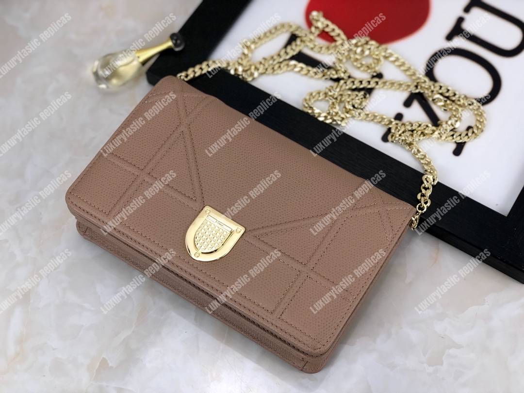 D*orama calfskin clutch pale pink