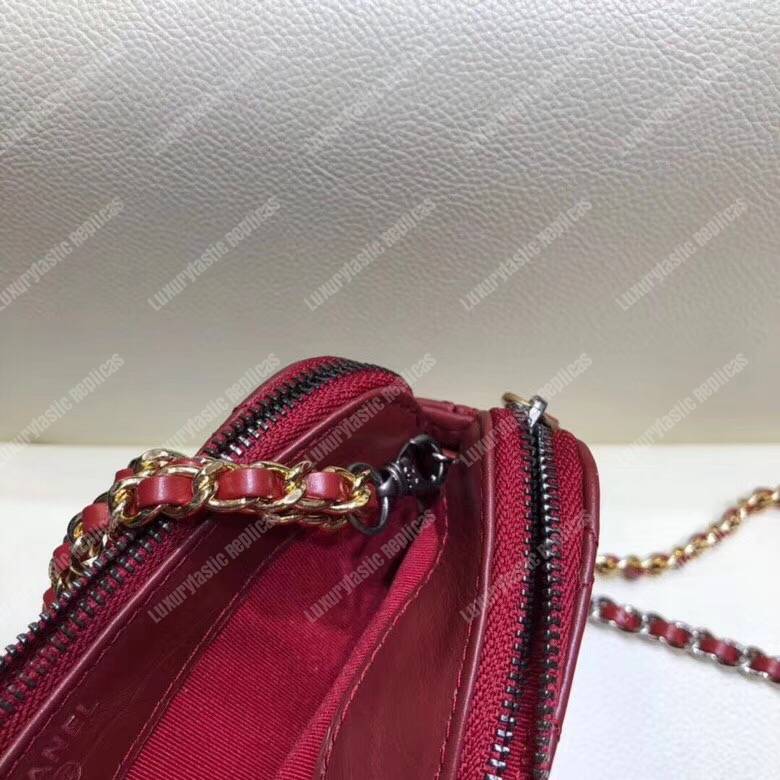 Ch*el clutch with chain red
