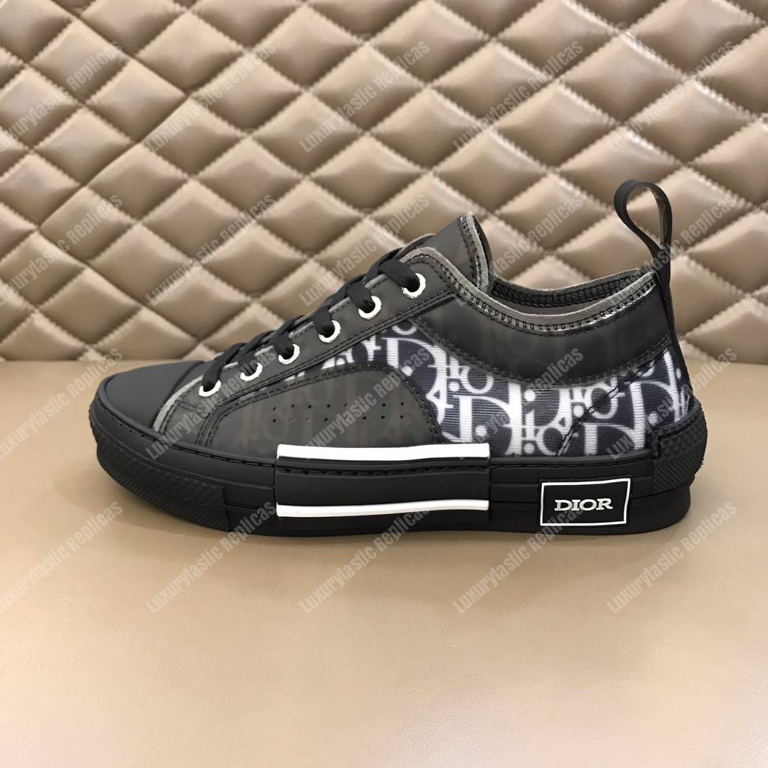 D*or “b23” low-top D*or oblique sneaker