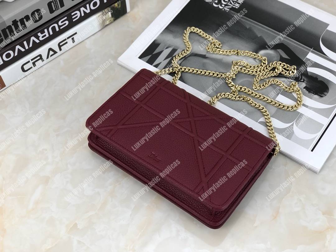 D*orama calfskin clutch red