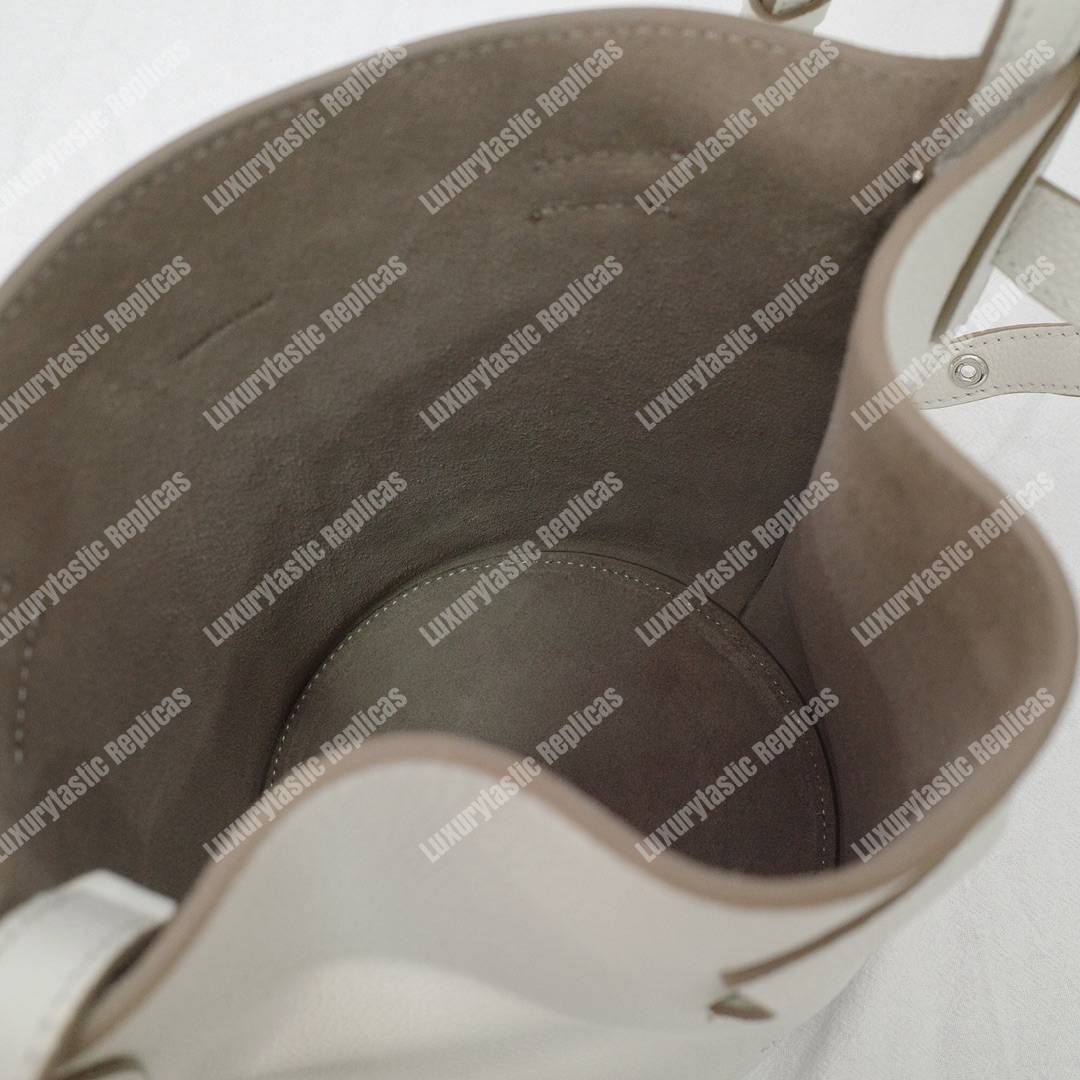 Ce**e big nano bucket in supple grained calfskin white