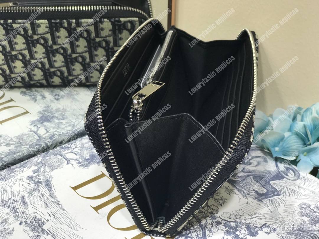 D*or oblique wallet