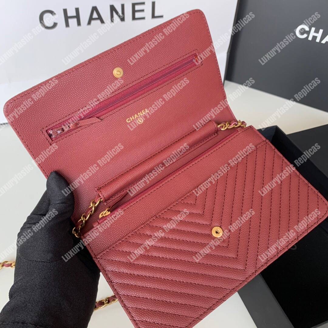 Ch*el wallet on chain burgundy