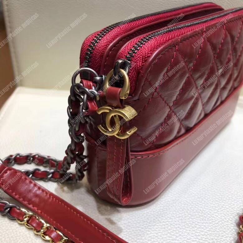 Ch*el clutch with chain red