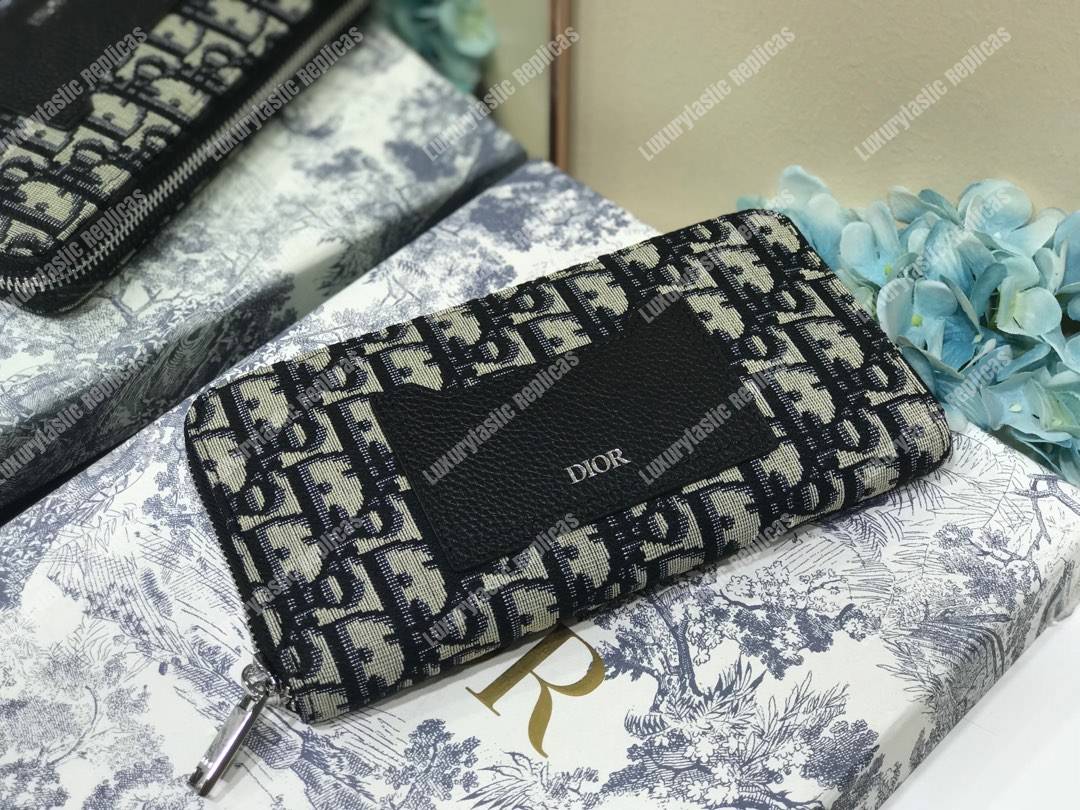 D*or oblique wallet