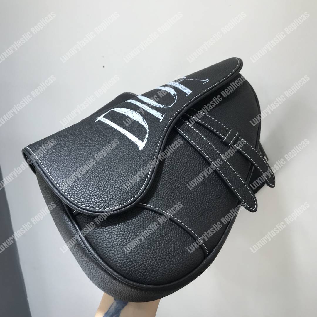 D*or black grained calfskin saddle messenger bag